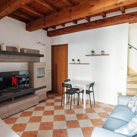 Casa Benzoni Apartment มานโตวา ภายนอก รูปภาพ