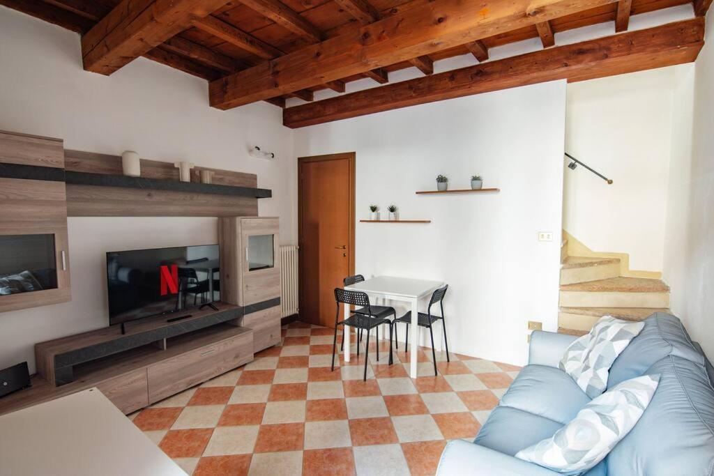 Casa Benzoni Apartment มานโตวา ภายนอก รูปภาพ