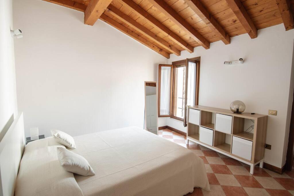 Casa Benzoni Apartment มานโตวา ภายนอก รูปภาพ